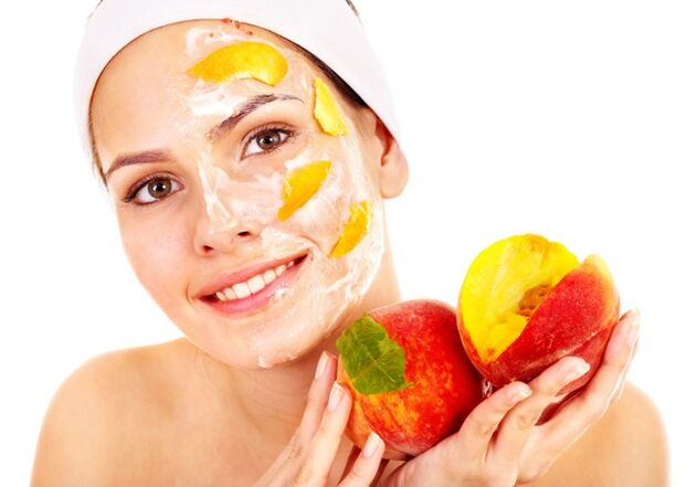 Maseczka owocowa to doskonały sposób na wybielenie, odżywienie i odmłodzenie skóry twarzy. 
