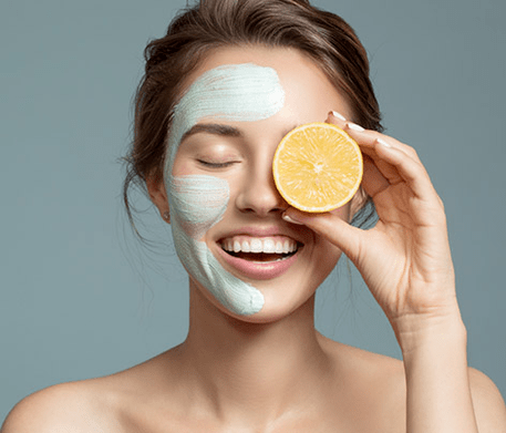 Odżywcza maska ​​uzupełniająca składniki odżywcze i odmładzająca skórę twarzy